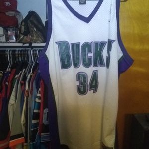 Nike bucks jersey